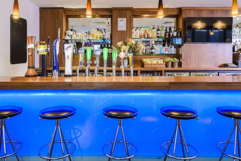 Glashaus Hotel Tallaght Eksteriør billede