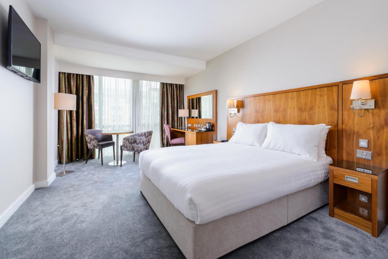 Glashaus Hotel Tallaght Eksteriør billede