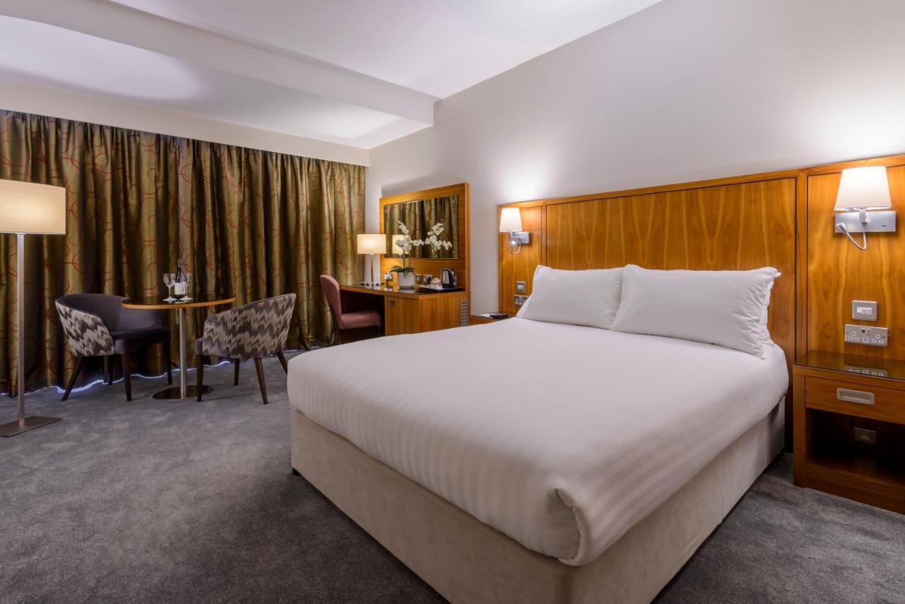 Glashaus Hotel Tallaght Eksteriør billede