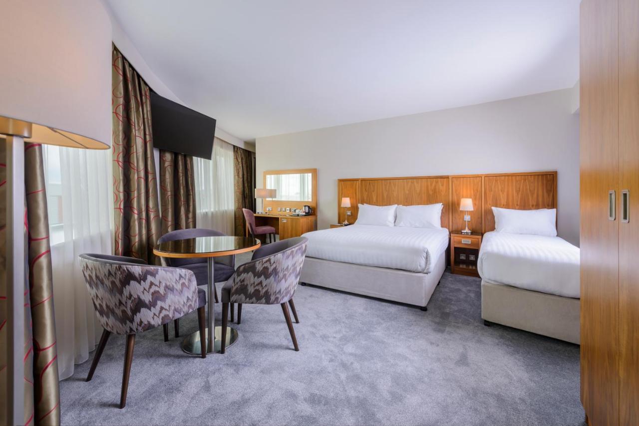 Glashaus Hotel Tallaght Eksteriør billede