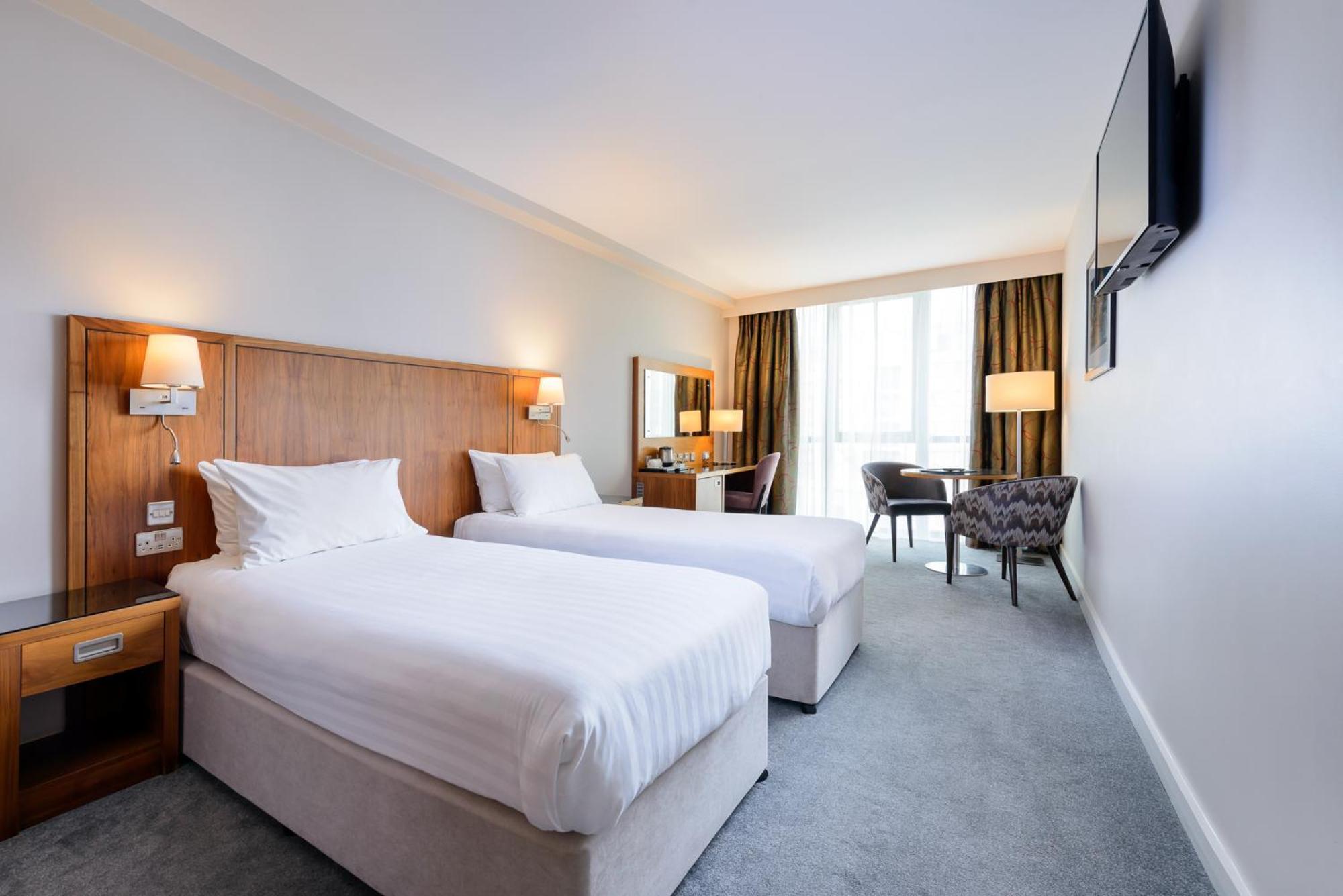 Glashaus Hotel Tallaght Eksteriør billede